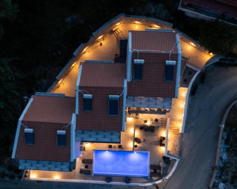 Above Blue Maisonettes Grey Diamond Nikiana Zewnętrze zdjęcie